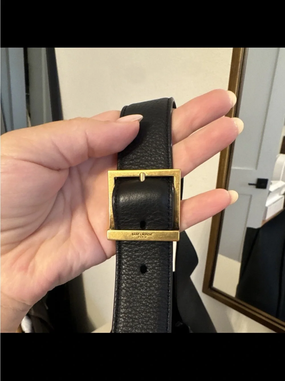 Saint Laurent Black Le 5 à 7 Hobo Bag /Large